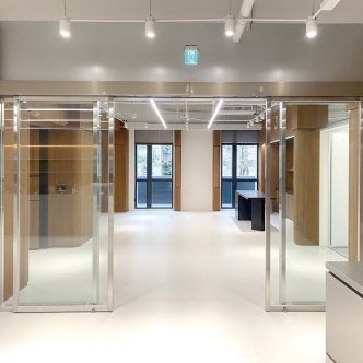 無縫融入！商辦自動門機專業方案